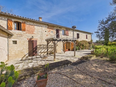 Large stone farmhouse in private location for sale for 560,000&euro; in Tarn, Midi-Pyrénées