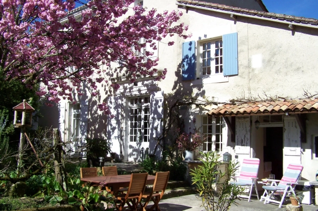 6 Bedroom(s) - 5 Bathroom(s) - 16,560m² land for sale in Dordogne, Aquitaine, France - FrenchPropertyPortal.com Enchanting 3 bedroom house and 2 gites in the Perigord Vert for sale for 556,500€ in Dordogne, Aquitaine