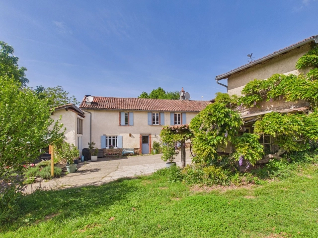 Albi: Farmhouse with gite business for sale for 550,000&euro; in Tarn, Midi-Pyrénées