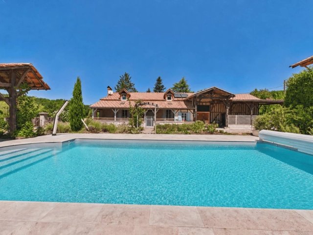 4 Bedroom(s) - 3 Bathroom(s) - 2,652m² land for sale in Lot-et-Garonne, Aquitaine, France - FrenchPropertyPortal.com Fabulous stone house with pool within lovely gardens for sale for 577,700€ in Lot-et-Garonne, Aquitaine