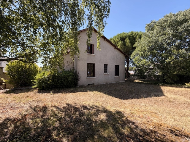 Town Centre Property with Garage and Development Potential for sale for 125,350&euro; in Charente, Poitou-Charentes