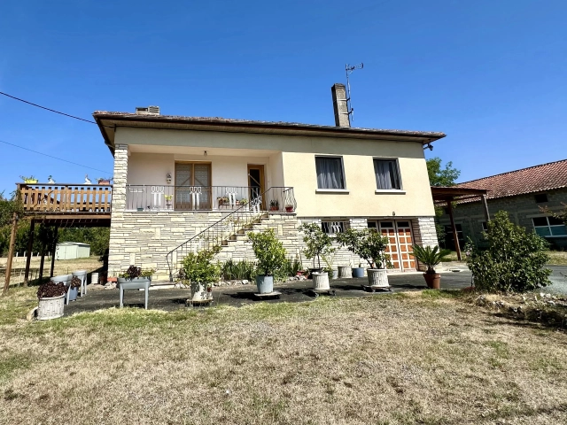 Family home situated near to a popular riverside village for sale for 155,000&euro; in Dordogne, Aquitaine