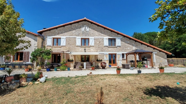 6 Bedroom(s) - 3 Bathroom(s) - 10,699m² land for sale in Charente, Poitou-Charentes, France - FrenchPropertyPortal.com Beautiful Country Home with Spectacular Views, Swimming Pool and Over 1 Hectare of Land Between Ruffec & Mansle for sale for 380,000€ in Charente, Poitou-Charentes