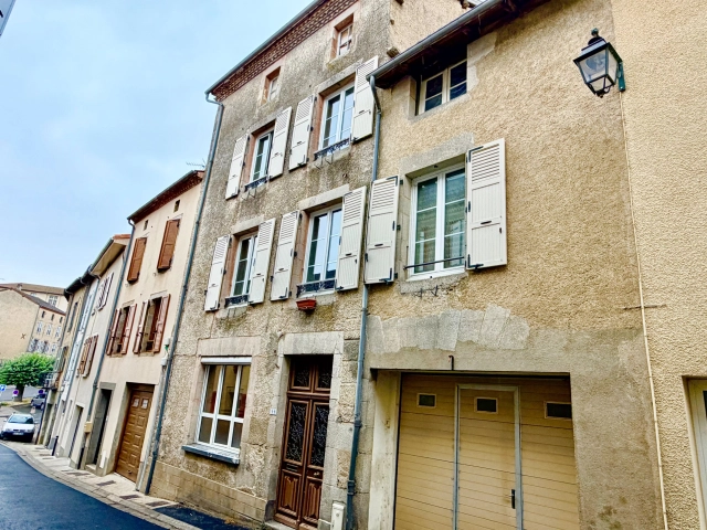 3 Bedroom(s) - 2 Bathroom(s) - 349m² land for sale in Haute-Vienne, Limousin, France - FrenchPropertyPortal.com Large and flexible townhouse in the centre of this lively town for sale for 105,600€ in Haute-Vienne, Limousin