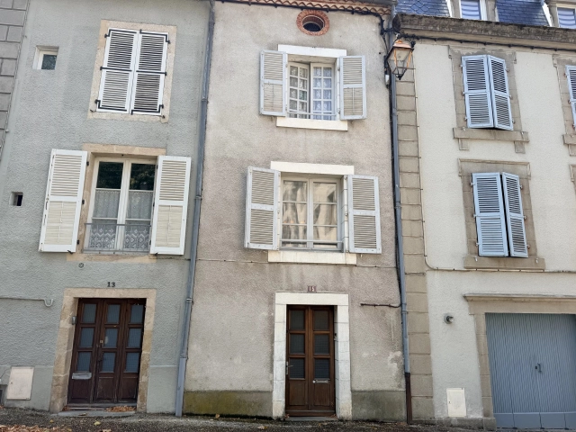 2 Bedroom(s) - 2 Bathroom(s) - 1,515m² land for sale in Haute-Vienne, Limousin, France - FrenchPropertyPortal.com Great townhouse with unexpected space and rooms for sale for 99,000€ in Haute-Vienne, Limousin