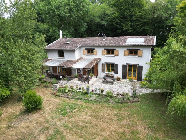 Get Lost In Your Own Piece of Paradise !! for sale for 420,000&euro; in Charente-Maritime, Poitou-Charentes