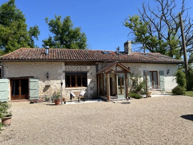 4 Bedroom(s) - 3 Bathroom(s) - 4,185m² land for sale in Dordogne, Aquitaine, France - FrenchPropertyPortal.com Turnkey barn conversion for sale for 360,000€ in Dordogne, Aquitaine