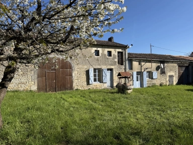 2 Bedroom(s) - 2 Bathroom(s) - 3,392m² land for sale in Charente, Poitou-Charentes, France - FrenchPropertyPortal.com Renovation to finish : Stone property in a beautiful setting for sale for 99,000€ in Charente, Poitou-Charentes