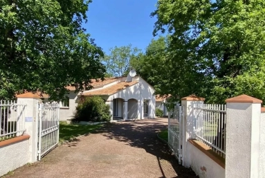3 Bedroom(s) - 2 Bathroom(s) - 5,090m² land for sale in Dordogne, Aquitaine, France - FrenchPropertyPortal.com Exceptional home at the gateway to Bergerac for sale for 413,400€ in Dordogne, Aquitaine
