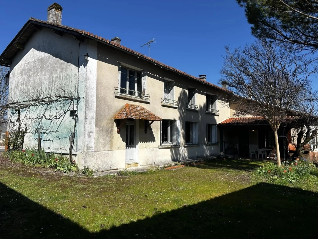 7 Bedroom(s) - 2 Bathroom(s) - 2,536m² land for sale in Charente, Poitou-Charentes, France - FrenchPropertyPortal.com 2 Attached Houses and Barns in Pretty Village for sale for 224,700€ in Charente, Poitou-Charentes