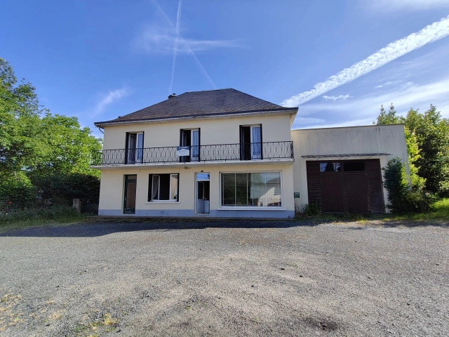 Spacious 6-bed stone home with barn and large garden for sale for 147,150&euro; in Haute-Vienne, Limousin
