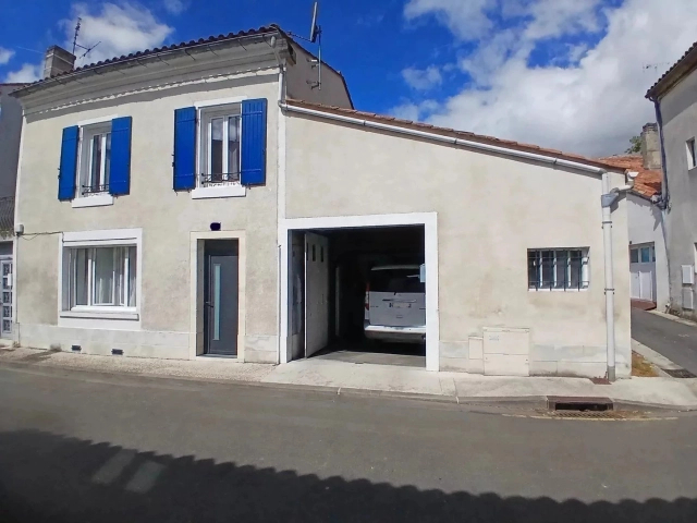 3 Bedroom(s) - 1 Bathroom(s) - 151m² land for sale in Charente, Poitou-Charentes, France - FrenchPropertyPortal.com Primely-placed, 3-bed town house with garage and balcony for sale for 214,000€ in Charente, Poitou-Charentes