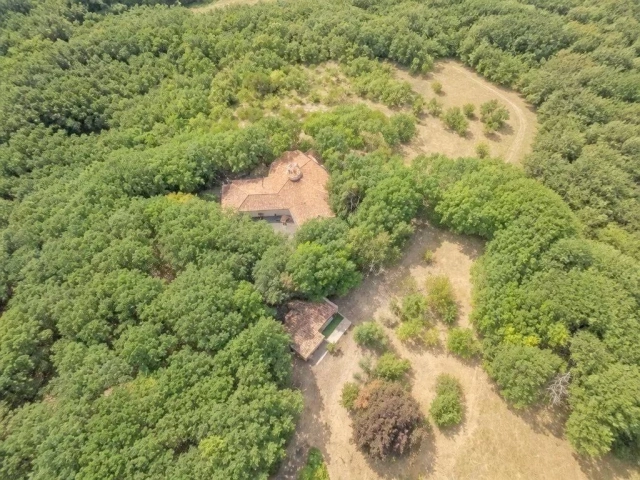 4 Bedroom(s) - 3 Bathroom(s) - 358,186m² land for sale in Lot-et-Garonne, Aquitaine, France - FrenchPropertyPortal.com An exceptional private estate in an unspoilt natural setting for sale for 500,000€ in Lot-et-Garonne, Aquitaine