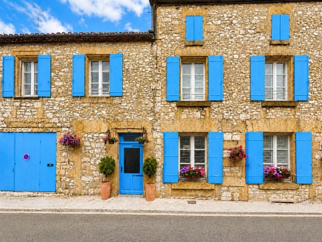 4 Bedroom(s) - 3 Bathroom(s) - 234m² land for sale in Dordogne, Aquitaine, France - FrenchPropertyPortal.com Elegant Townhouse with Garden in the Heart of MONPAZIER for sale for 524,700€ in Dordogne, Aquitaine