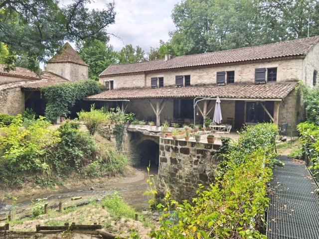 5 Bedroom(s) - 4 Bathroom(s) - 12,431m² land for sale in Lot-et-Garonne, Aquitaine, France - FrenchPropertyPortal.com Charming 13th-century watermill near Tonneins and Clairac for sale for 477,000€ in Lot-et-Garonne, Aquitaine