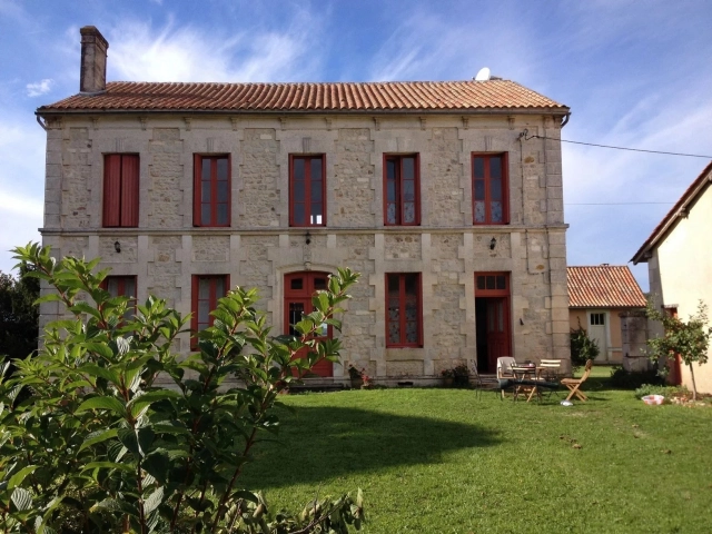 Manor House with Yoga and Retreat Potential for sale for 365,000&euro; in Charente, Poitou-Charentes