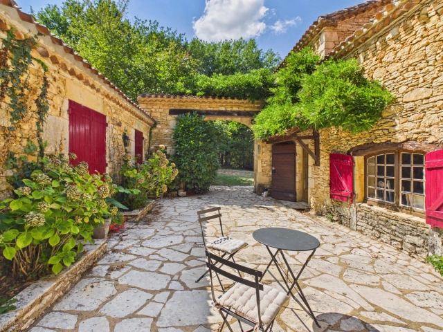 Exceptional Stone Property with Rich History and Panoramic Views of Bonaguil Castle for sale for 593,600&euro; in Lot, Midi-Pyrénées