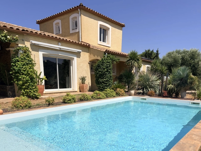 Elegant Mediterranean-style villa close to Lac de la Cavayère and Carcassonne for sale for 531,000&euro; in Aude, Languedoc-Roussillon
