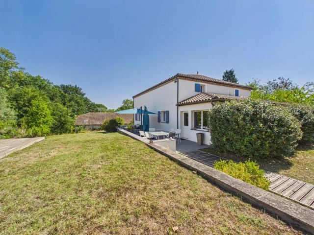 Beautiful property with swimming pool and converted barn for sale for 449,900&euro; in Lot-et-Garonne, Aquitaine
