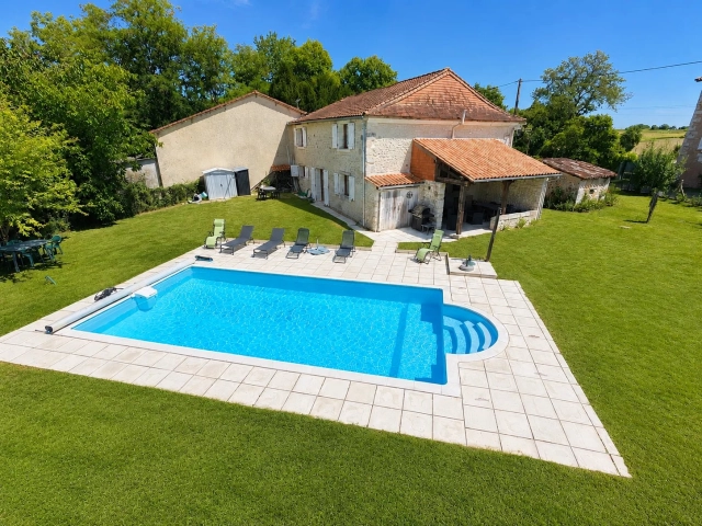 3 Bedroom(s) - 2 Bathroom(s) - 977m² land for sale in Dordogne, Aquitaine, France - FrenchPropertyPortal.com Beautiful Barn Conversion with Swimming Pool ! for sale for 250,000€ in Dordogne, Aquitaine