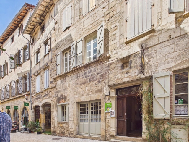 Renovated Historic Residence with private garden in Saint-Antonin-Noble-Val for sale for 675,000&euro; in Tarn-et-Garonne, Midi-Pyrénées