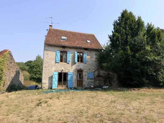 3 Bedroom(s) - 1 Bathroom(s) - 10,210m² land for sale in Haute-Vienne, Limousin, France - FrenchPropertyPortal.com Detached country house in idlylic peaceful setting for sale for 99,000€ in Haute-Vienne, Limousin