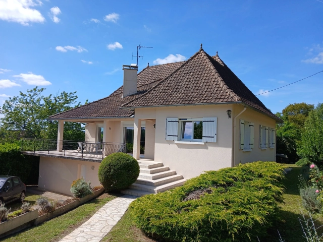4 Bedroom(s) - 2 Bathroom(s) - 1,319m² land for sale in Dordogne, Aquitaine, France - FrenchPropertyPortal.com Edge of Village 5 bedroom property with lovely views for sale for 256,800€ in Dordogne, Aquitaine
