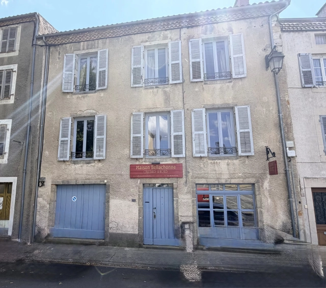 Substancial family house in the centre of vibrant town, chambre d'Hote possibilities for sale for 366,450&euro; in Haute-Vienne, Limousin