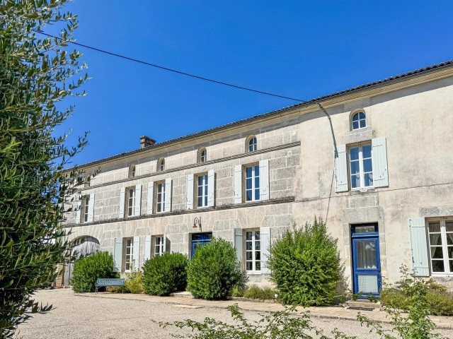 Spacious stone property with views for sale for 471,700&euro; in Charente-Maritime, Poitou-Charentes