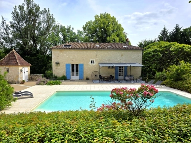 5 Bedroom(s) - 2 Bathroom(s) - 28,560m² land for sale in Dordogne, Aquitaine, France - FrenchPropertyPortal.com Close to Eymet - Beautiful stone house with pigeonnier, barn and pool for sale for 595,000€ in Dordogne, Aquitaine