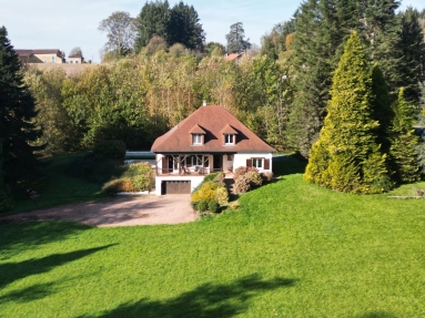 Lovely house with large garden for sale for 278,200&euro; in Haute-Vienne, Limousin