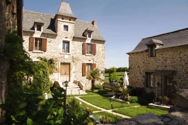 Charming Countryside Retreat with Income Potential and Panoramic Views for sale for 354,960&euro; in Aveyron, Midi-Pyrénées