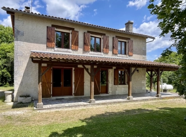 Detached 5 bedroom house in a peaceful location for sale for 262,150&euro; in Charente, Poitou-Charentes