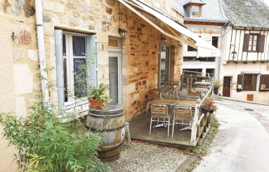 Restaurant Business with Living Accommodation in a Picturesque Aveyron Village for sale for 282,480&euro; in Aveyron, Midi-Pyrénées