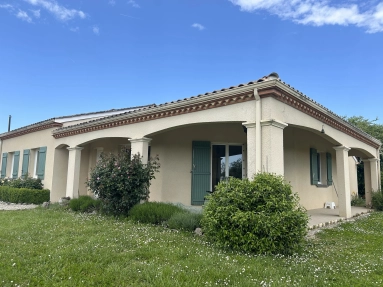 3 Bedroom(s) - 2 Bathroom(s) - 4,376m² land for sale in Lot-et-Garonne, Aquitaine, France - FrenchPropertyPortal.com Charming Bungalow Near Duras with Stunning Countryside Views for sale for 275,000€ in Lot-et-Garonne, Aquitaine