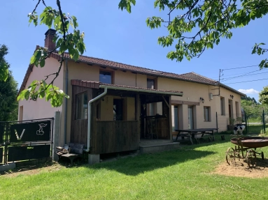 4 Bedroom(s) - 2 Bathroom(s) - 3,328m² land for sale in Dordogne, Aquitaine, France - FrenchPropertyPortal.com Beautifully Renovated Property with Bar/Restaurant Space and Separate Guest annexe for sale for 256,800€ in Dordogne, Aquitaine