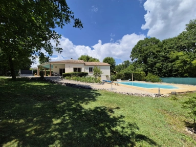 Lovely contemporary house with pool near Cahors for sale for 360,400&euro; in Lot, Midi-Pyrénées