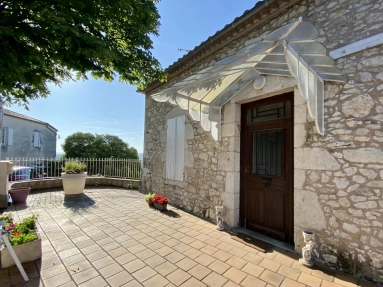 5 Bedroom(s) - 3 Bathroom(s) - 915m² land for sale in Lot-et-Garonne, Aquitaine, France - FrenchPropertyPortal.com Rare find: Stunning village house with garden and incredible views for sale for 298,000€ in Lot-et-Garonne, Aquitaine