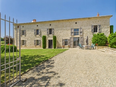 5 Bedroom(s) - 4 Bathroom(s) - 2,580m² land for sale in Tarn, Midi-Pyrénées, France - FrenchPropertyPortal.com Vineyard views near Cordes-sur-Ciel for sale for 795,000€ in Tarn, Midi-Pyrénées