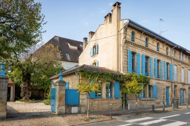 5 Bedroom(s) - 4 Bathroom(s) - 407m² land for sale in Dordogne, Aquitaine, France - FrenchPropertyPortal.com Elegant 5-Bed Townhouse | Private Lift | Walled Garden | Turnkey | Heart of Sarlat | Périgord Noir for sale for 1,195,000€ in Dordogne, Aquitaine