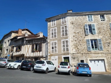Town house to restore with great potential for sale for 90,200&euro; in Dordogne, Aquitaine