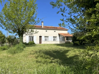 Two character houses and a large barn for sale for 235,400&euro; in Charente, Poitou-Charentes
