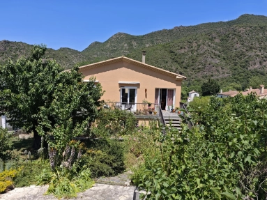 Superb detached house with garden , garage and stunning views for sale for 220,000&euro; in Aude, Languedoc-Roussillon