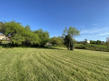 Nice plot of land ideally located in the bastide of Monflanquin for sale for 41,000€ in Lot-et-Garonne, Aquitaine