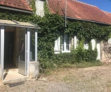 Hamlet house for renovation for sale for 81,000€ in Indre, Centre