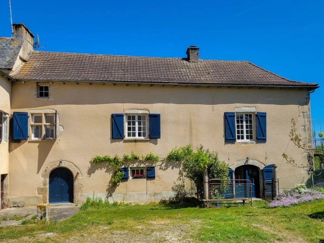 Historic Former Notary’s House with character and views in Le Bas Ségala for sale for 175,000&euro; in Aveyron, Midi-Pyrénées