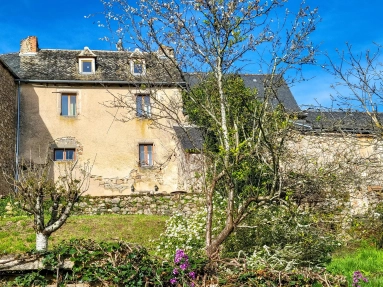 Village house to finish renovating for sale for 65,000€ in Aveyron, Midi-Pyrénées