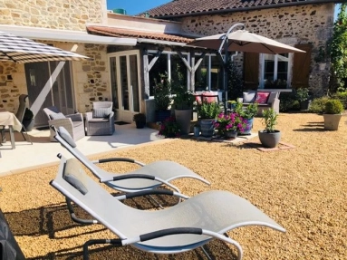 Renovated 4-bed house in a lovely edge of village location for sale for 298,920&euro; in Dordogne, Aquitaine