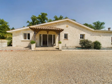 4 Bedroom(s) - 2 Bathroom(s) - 9,323m² land for sale in Dordogne, Aquitaine, France - FrenchPropertyPortal.com Stylish Modern Living with Exceptional Outdoor Entertaining for sale for 577,700€ in Dordogne, Aquitaine