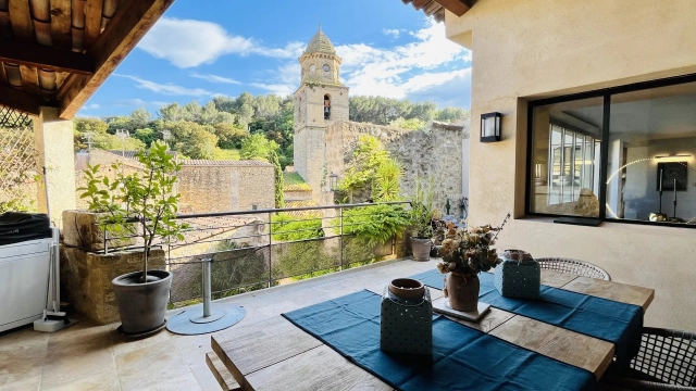 4 Bedroom(s) - 505m² land for sale in Bouches-du-Rhône, Provence-Alpes-Côte-d'Azur, France - FrenchPropertyPortal.com Historic Stone Village House with Pool and Panoramic Views for sale for 1,280,000€ in Bouches-du-Rhône, Provence-Alpes-Côte-d'Azur
